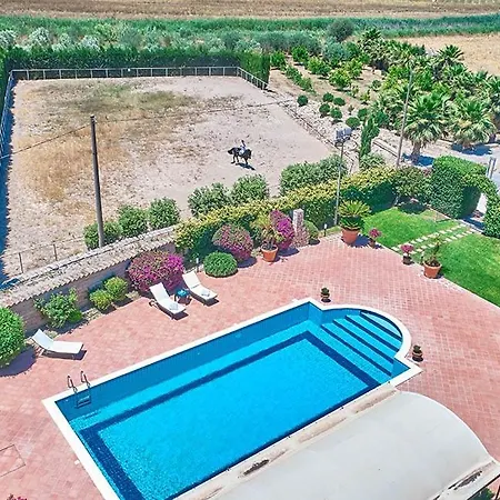 Dinira Villa *