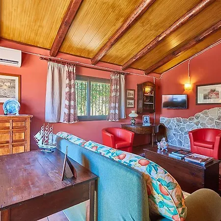 Dinira Villa *