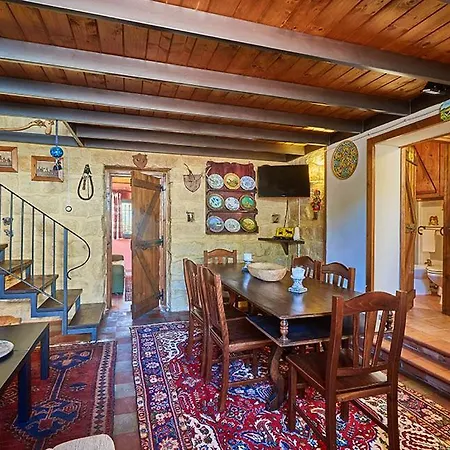 Dinira Villa