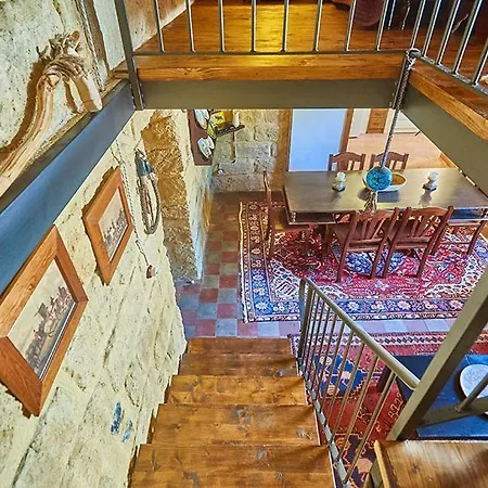 Dinira Villa *