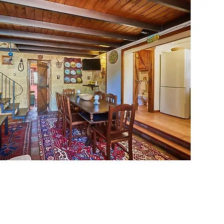 Dinira Villa *